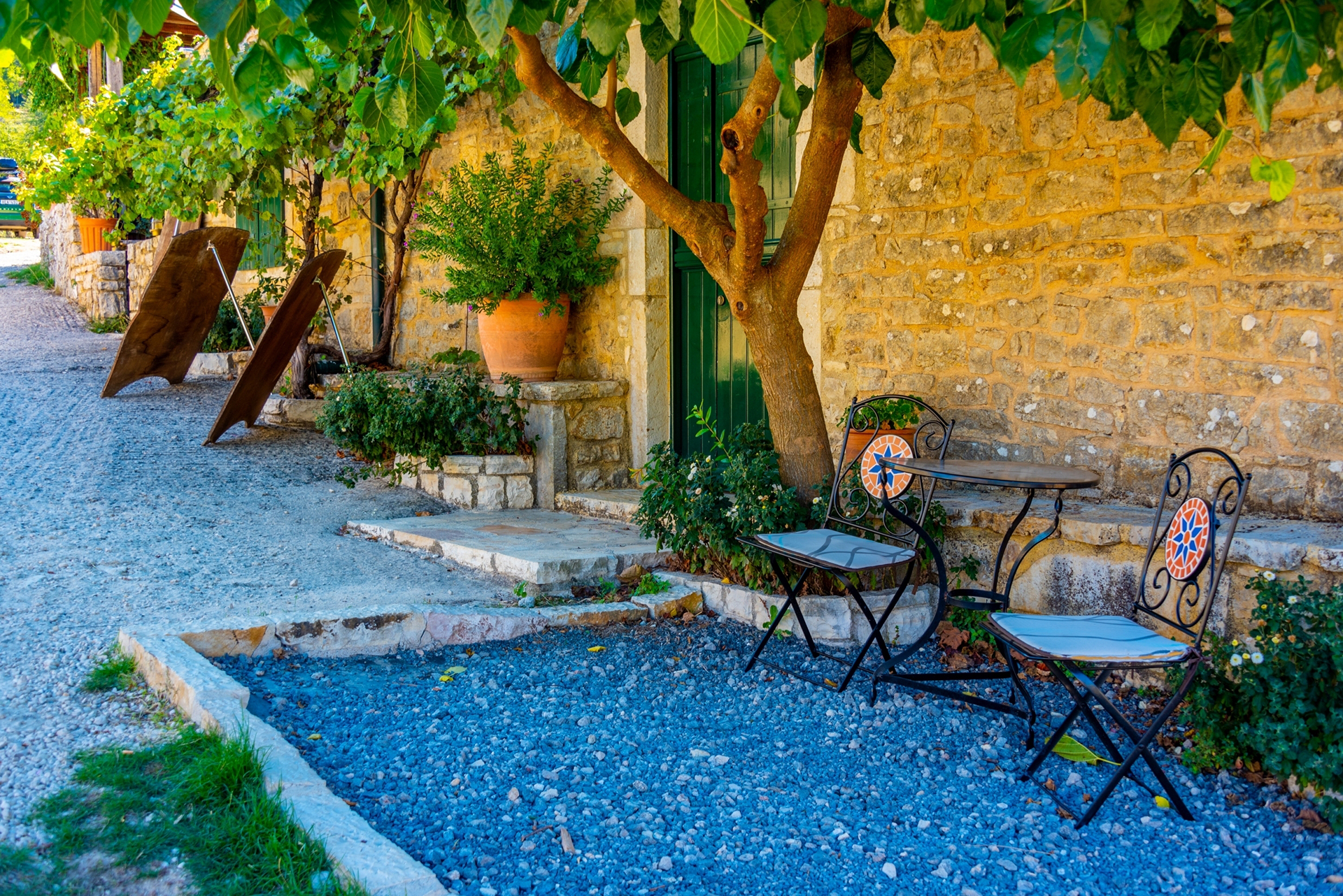 Τα εγκαταλελειμμένα χωριά αποκτούν ξανά ζωή-5