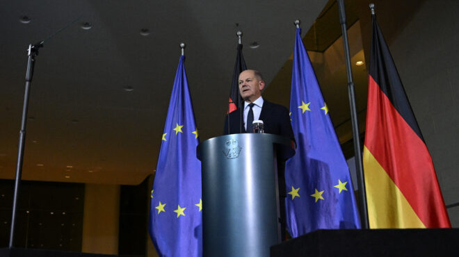 ο-σολτς-δέχεται-πιέσεις-να-επισπεύσει-563311273