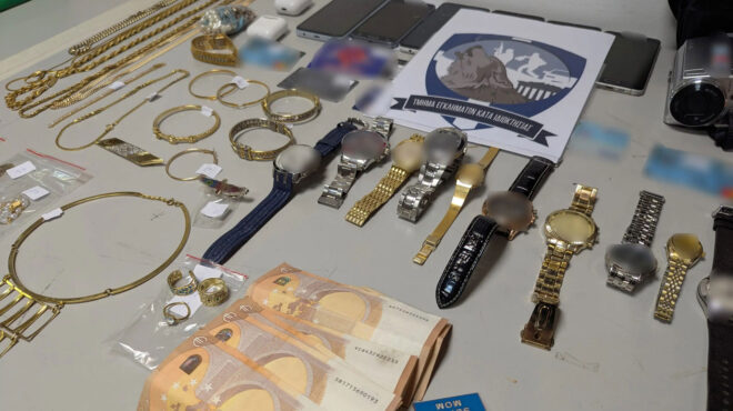 σπείρα-έκλεβε-χρήματα-και-κοσμήματα-α-563311666