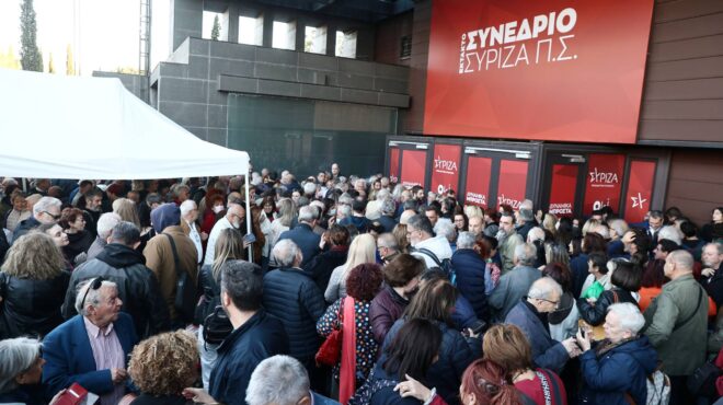 συριζα-πολεμικό-κλίμα-και-πλήθος-κόσμ-563313628