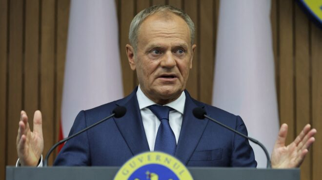 πυρά-τουσκ-κατά-τραμπ-για-τη-διπλωμα-563328475