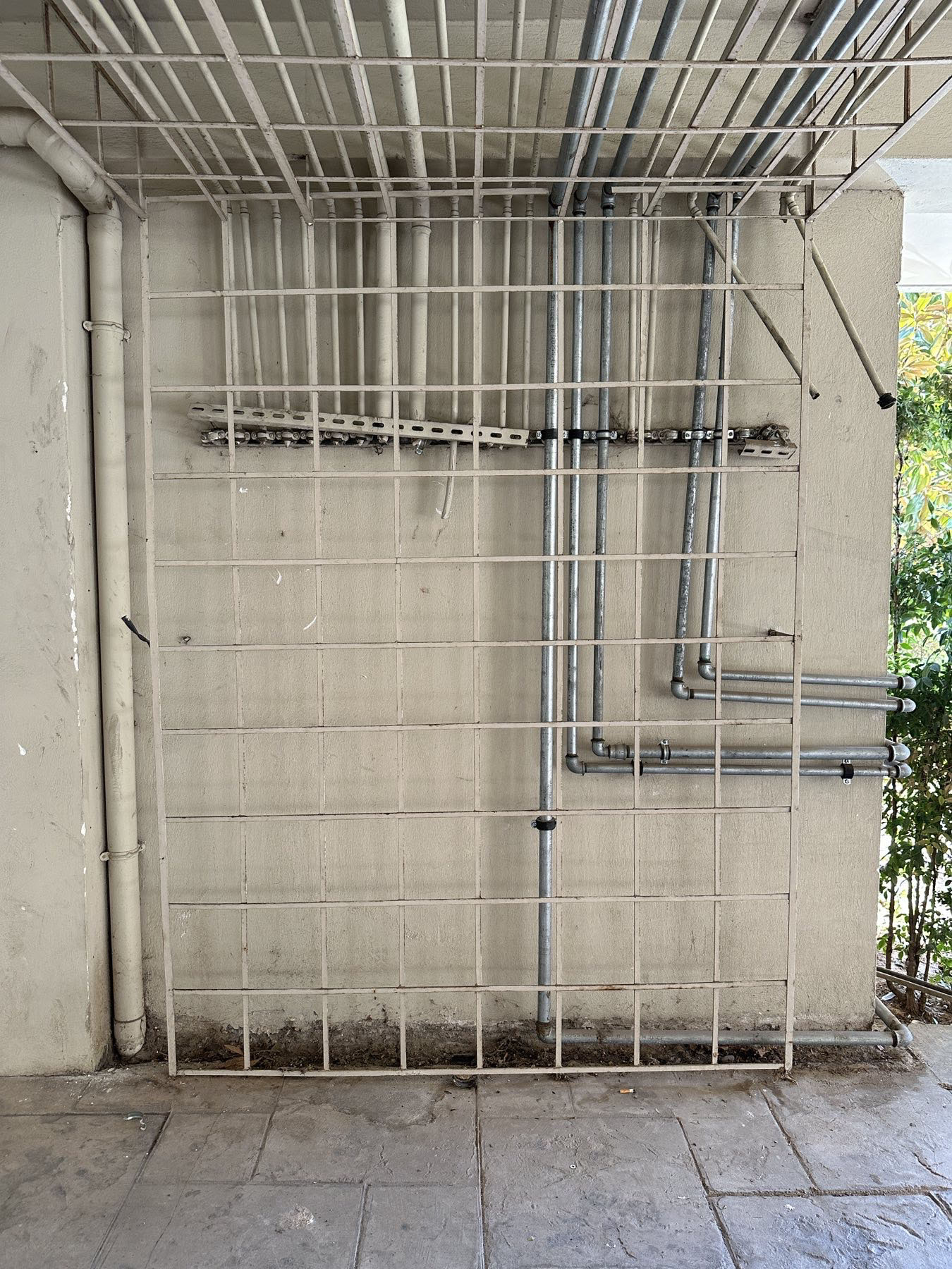 Πώς οι «συμμορίες του χαλκού» ρημάζουν τις πολυκατοικίες-1