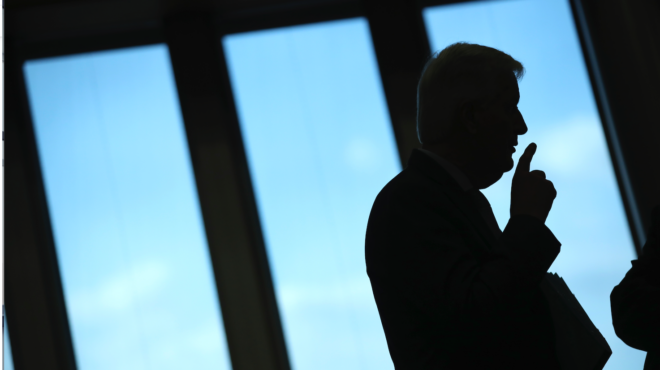 γαλλία-πρόταση-δυσπιστίας-κατά-της-κυ-563352481