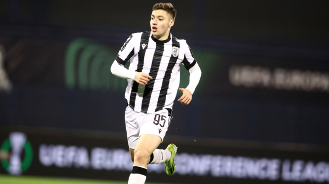 παραμένει-μεγάλο-αγκάθι-563388925