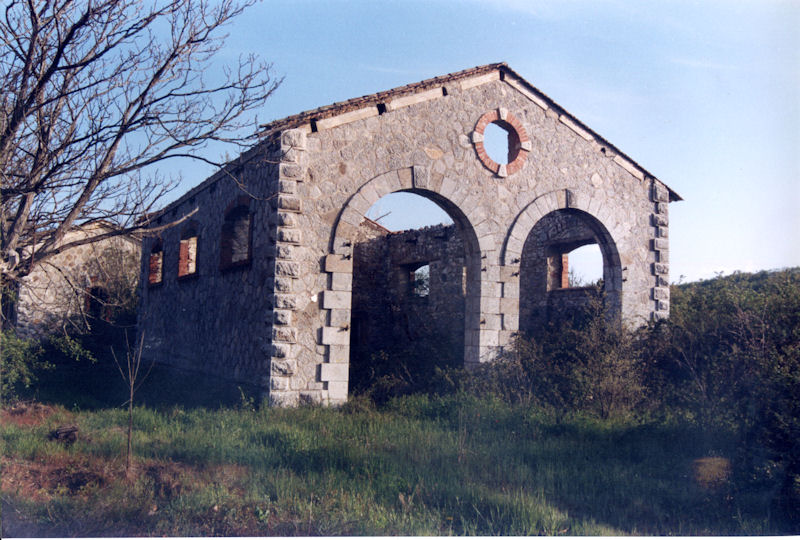 «Η Ωραία Κοιμωμένη περιμένει να την ξυπνήσουμε με ένα φιλί»-4