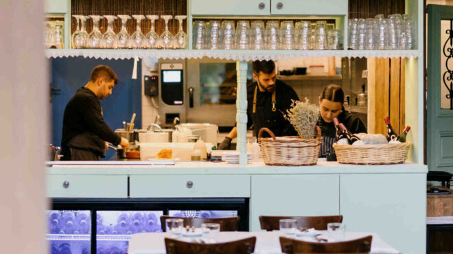 η-ταβέρνα-του-αορίτη-γιουβέτσι-λαχανο-563351347