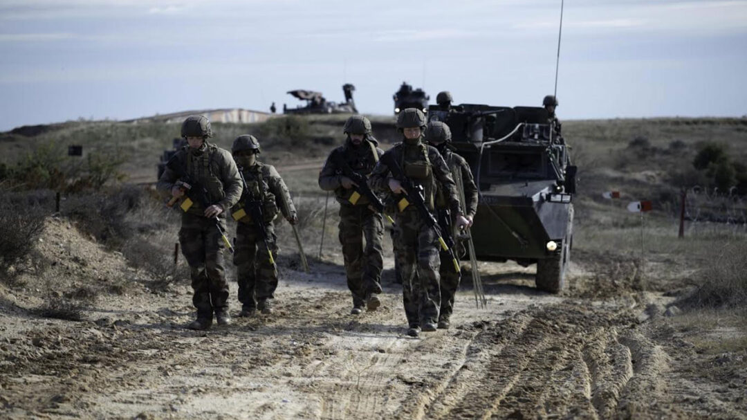 ο-ελληνικός-και-ο-γαλλικός-στρατός-ενι-563354533