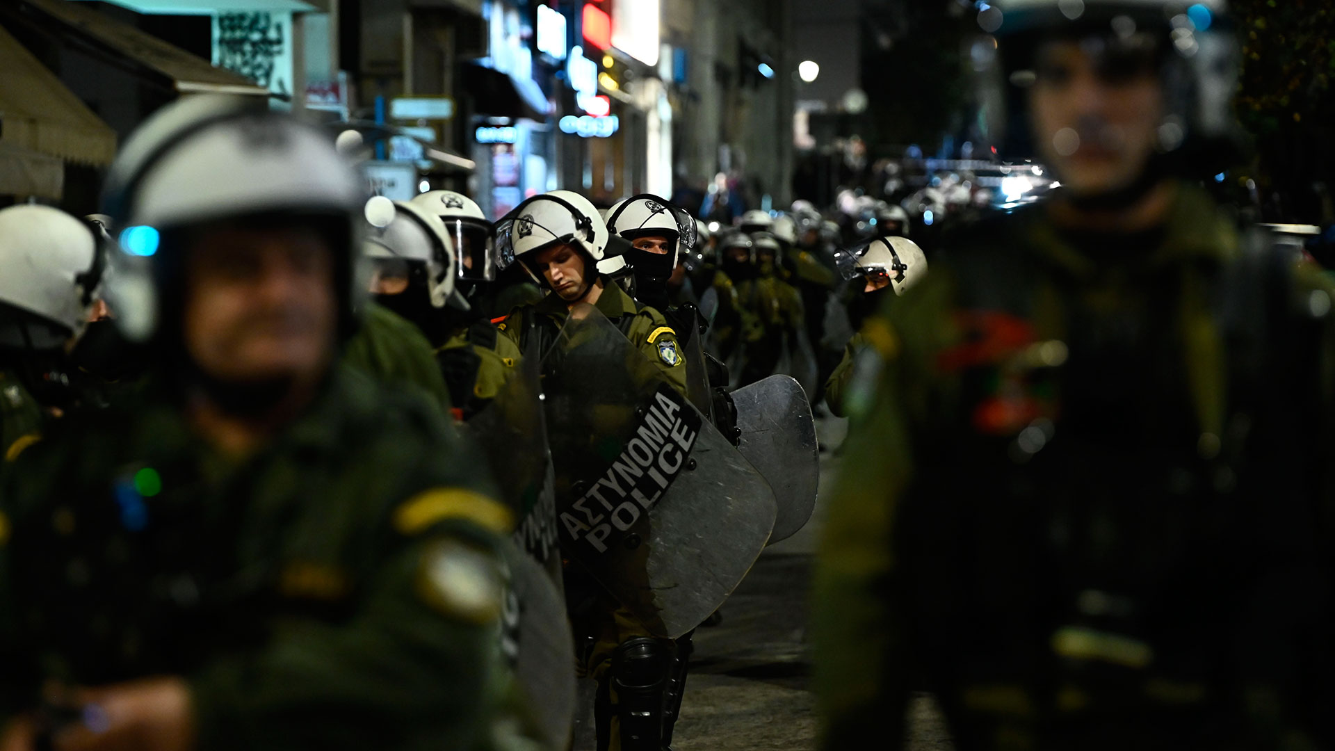 Επέτειος δολοφονίας Γρηγορόπουλου: Μαζική η πορεία, 66 προσαγωγές-12