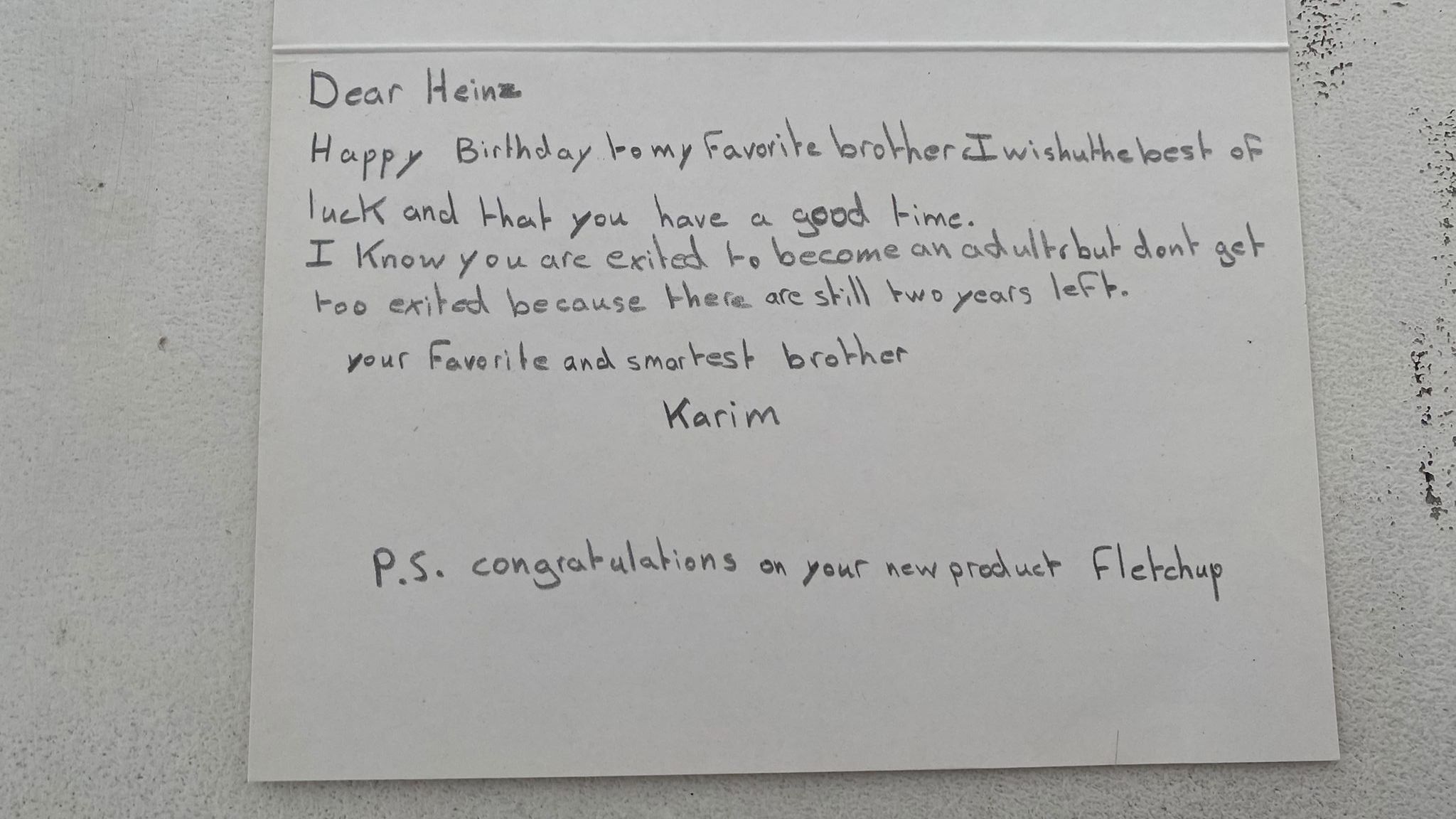 Αγνωστες φωτογραφίες και σημειώματα: Τι αποκαλύπτει το εγκαταλειμμένο σπιτι του Ασαντ-10