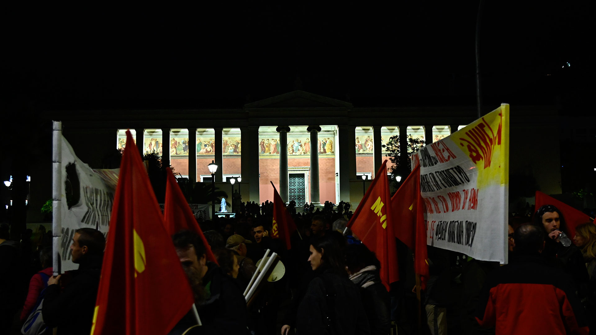 Επέτειος δολοφονίας Γρηγορόπουλου: Μαζική η πορεία, 66 προσαγωγές-10