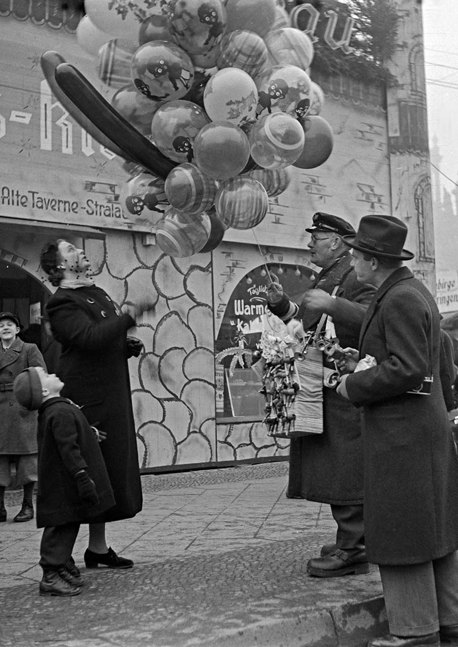 H «σκοτεινή» ιστορία των Χριστουγεννιάτικων Αγορών-2