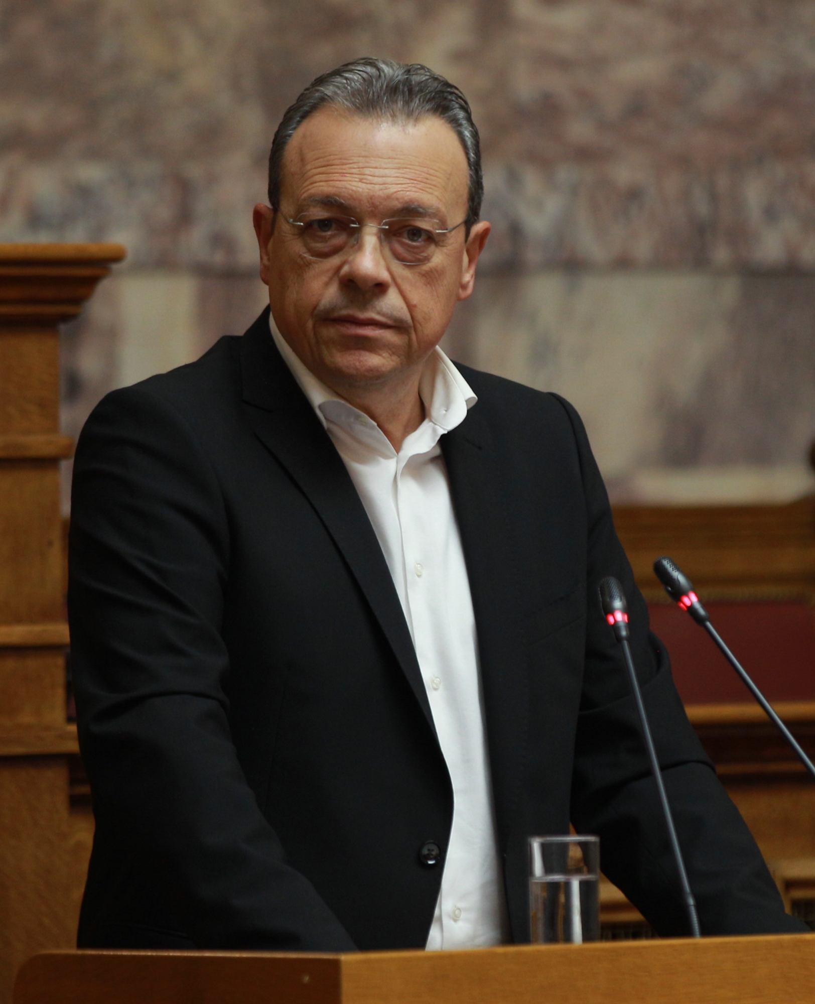 Εντός και Εκτός: Η Ελλάδα παραμένει στη Δαμασκό-1