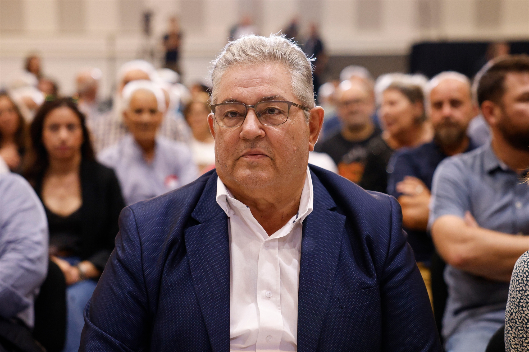 Εντός και Εκτός: Σοσιαλιστικός ενθουσιασμός-1