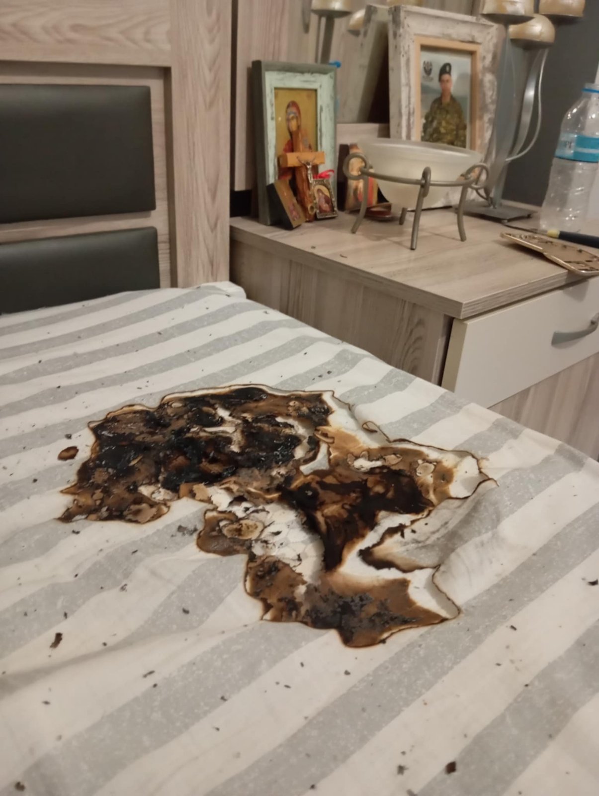 «Το κινητό ανεφλέγη στο μάγουλό μου, είχε φουσκώσει και πετούσε φωτιές»-1