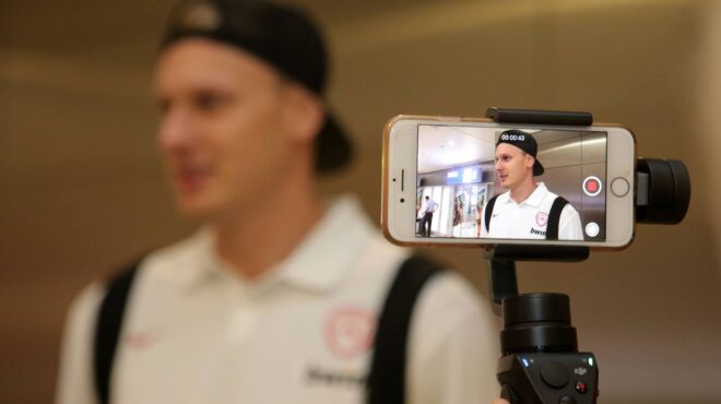 πέθανε-ο-γιάνις-τίμα-πένθος-στο-ευρω-563377831