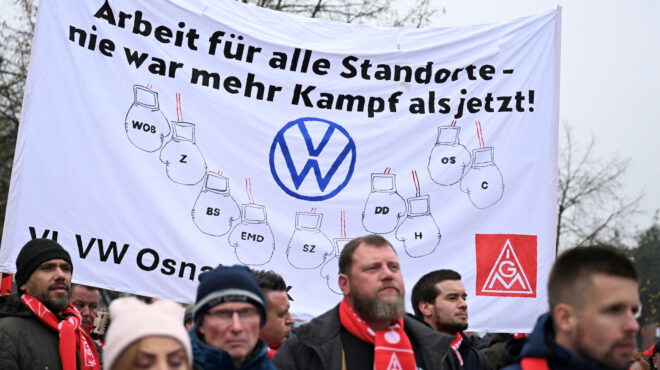 σε-απεργία-σήμερα-οι-εργαζόμενοι-της-volkswag-563351497