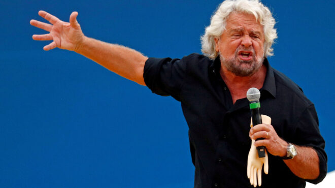 o-mπέπε-γκρίλο-οδηγεί-νεκροφόρα-και-διαμ-563353948