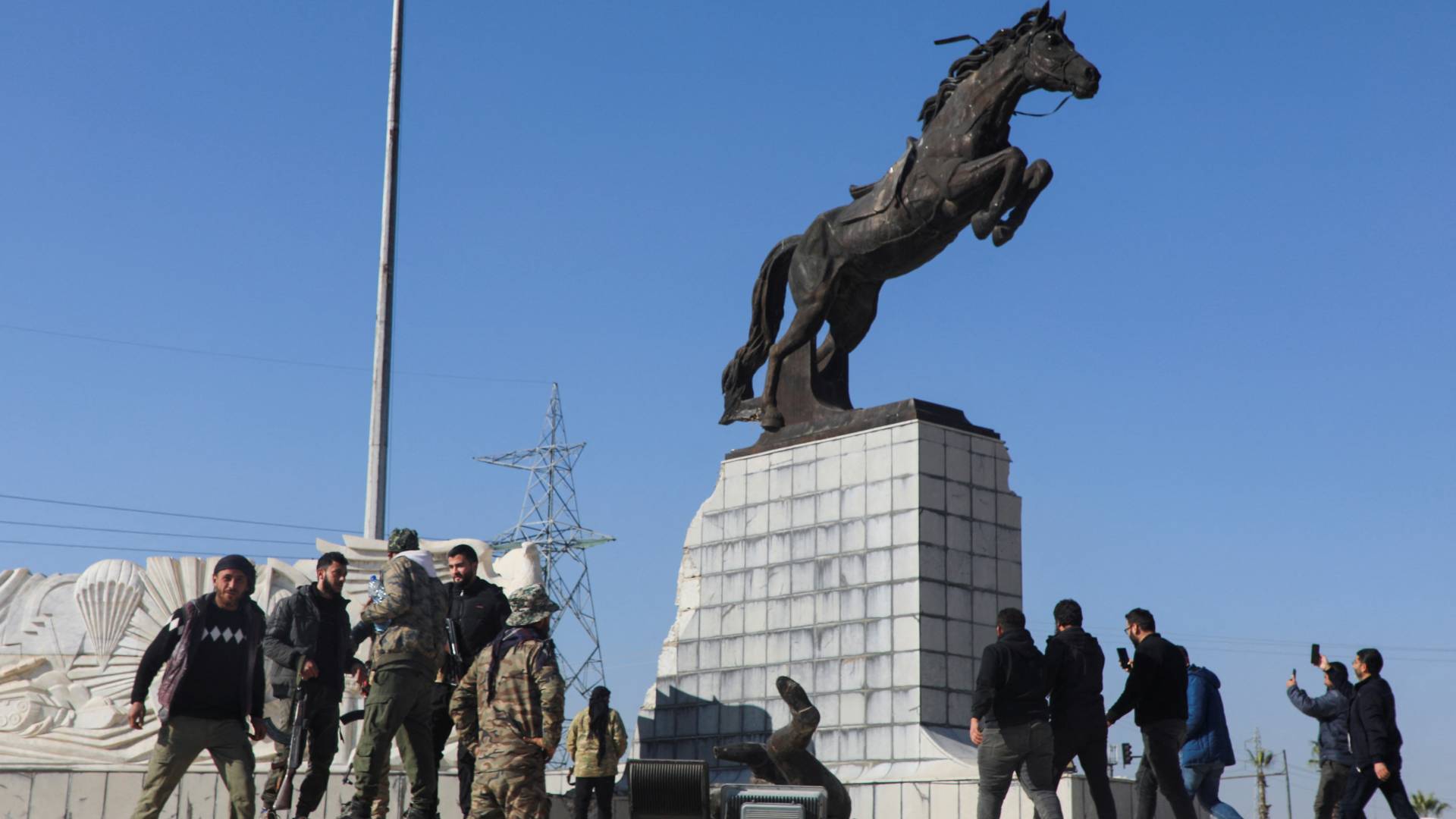 Συρία: Πώς οι αντάρτες έπιασαν τον Ασαντ «στον ύπνο»-1