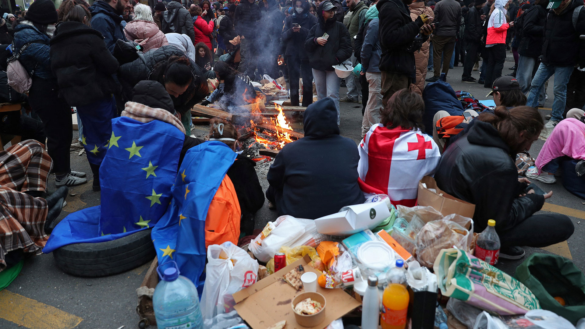 Πολιτική κρίση στη Γεωργία: Ο πρωθυπουργός καλεί την πρόεδρο να αποχωρήσει-2