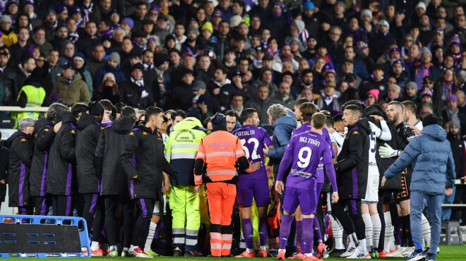 η-λεπτή-κόκκινη-γραμμή-563351833