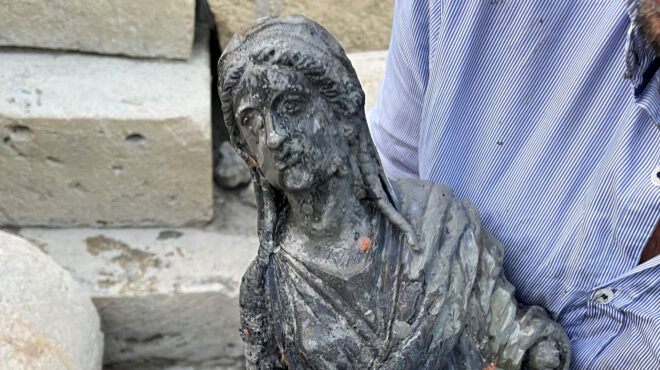 ιταλία-αγάλματα-κοσμήματα-και-αρχαία-563354713