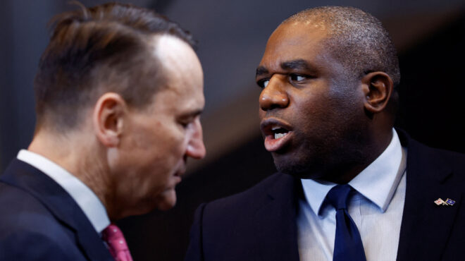 ανεβάζει-ταχύτητα-η-βρετανική-οικονο-563375917