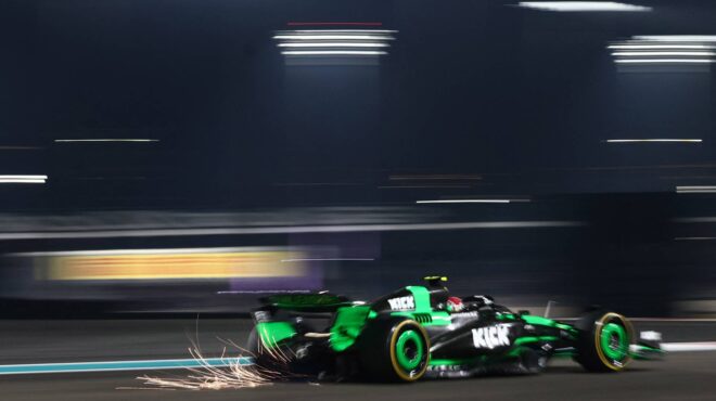 αποχαιρετισμός-στα-όπλα-563362792