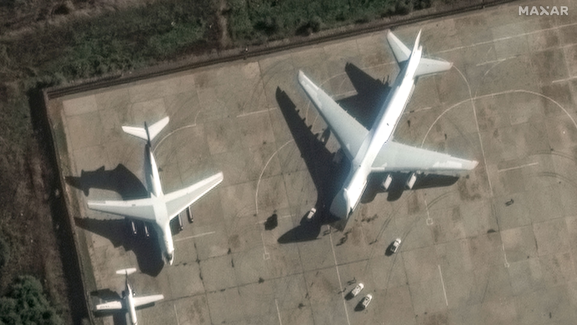 Συρία: «Κινητικότητα» σε ρωσική αεροπορική βάση, δείχνουν δορυφορικές εικόνες-1