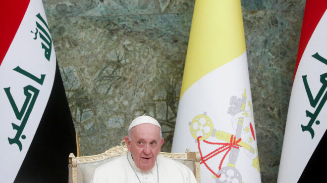 ο-πάπας-φραγκίσκος-στόχος-δύο-βομβισ-563378161