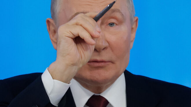 το-κρεμλίνο-προετοιμάζει-το-έδαφος-γι-563381887