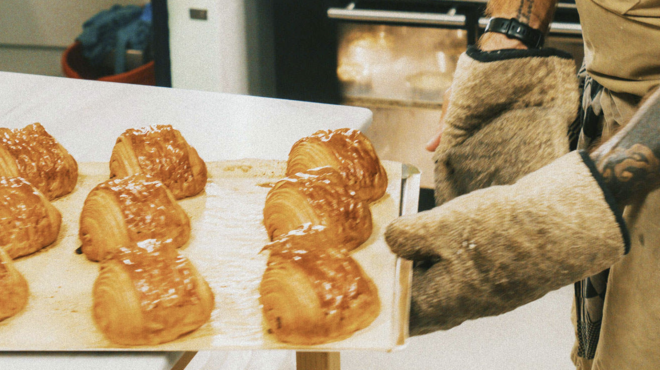 και-κρουασάν-και-τραχανόπιτα-στον-μον-563364406