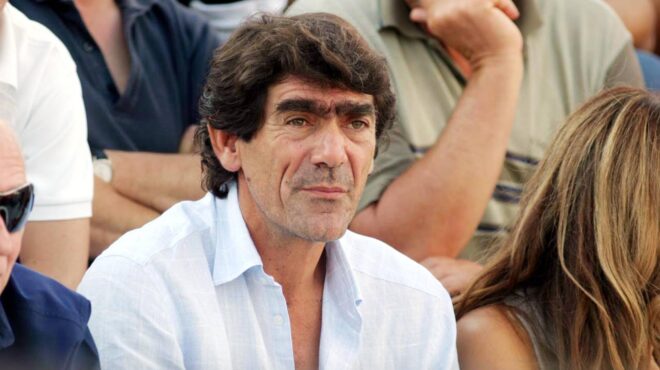 από-τον-τερματοφύλακα-γιατρό-στον-τερ-563363572