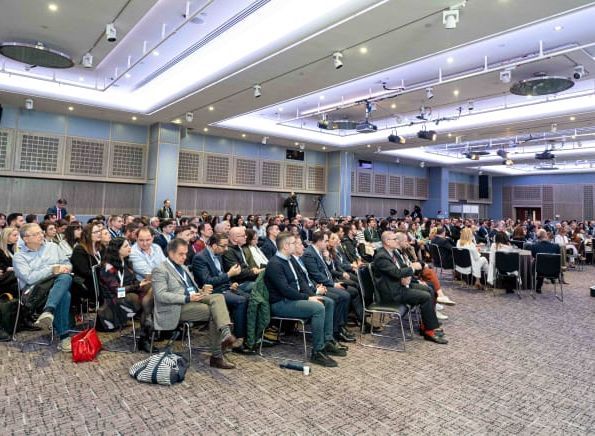 Επιχείρηση brain gain από μεγάλες εταιρείες-3