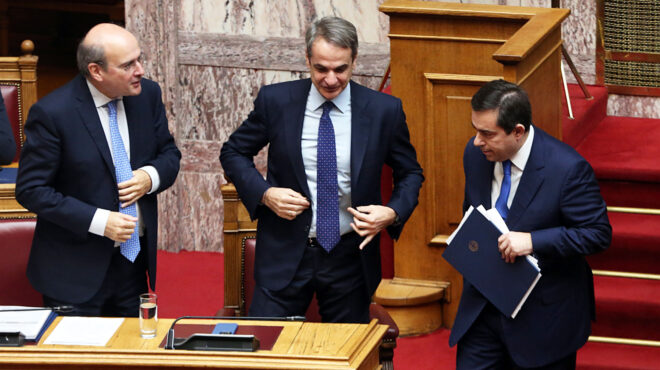 τριγωνική-αντιπαράθεση-στη-βουλή-563369884