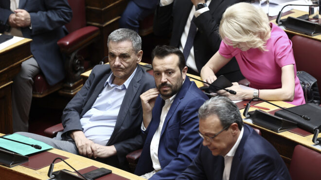 μπλεγμένες-γραμμές-για-την-προεδρί-563368012