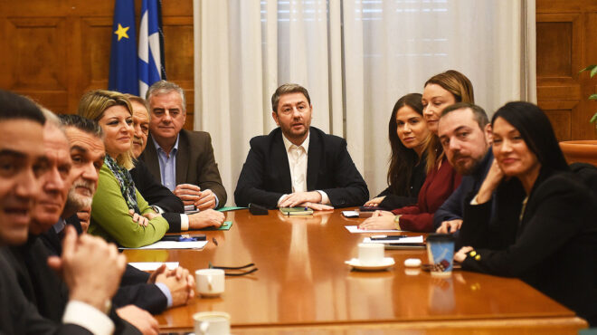 η-γραμμή-πασοκ-στη-βουλή-563362672