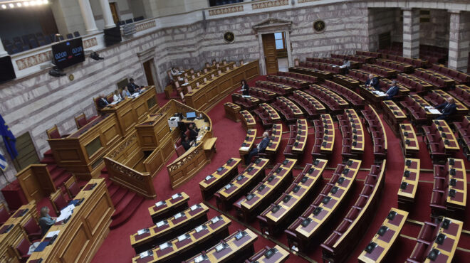 θεωρείο-γαλάζιος-εμφύλιος-στη-βουλή-563365876