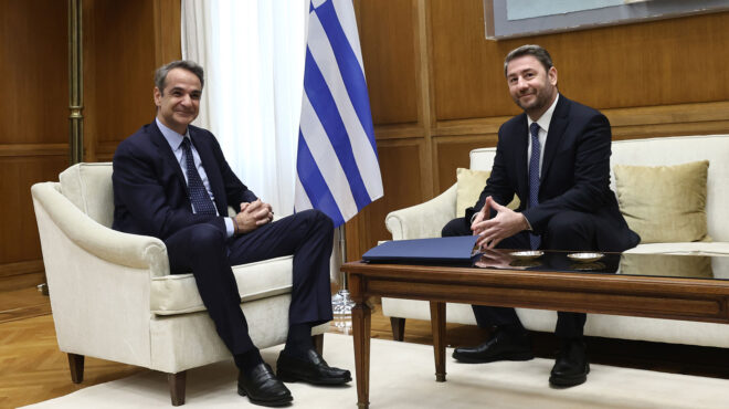 μητσοτάκης-ανδρουλάκης-οι-συγκλίσε-563357281