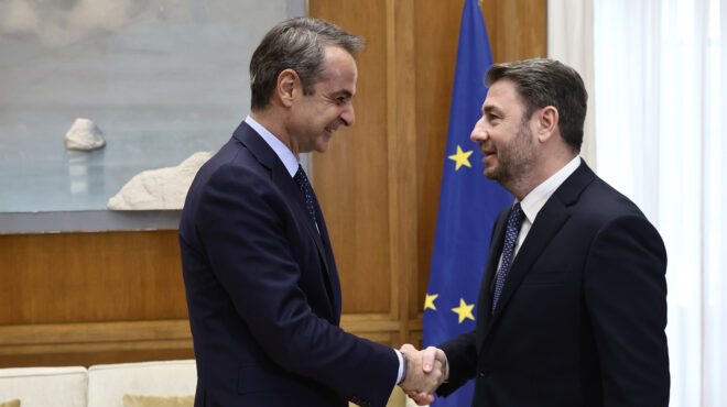 πηγές-πασοκ-για-συνάντηση-μητσοτάκη-563355793