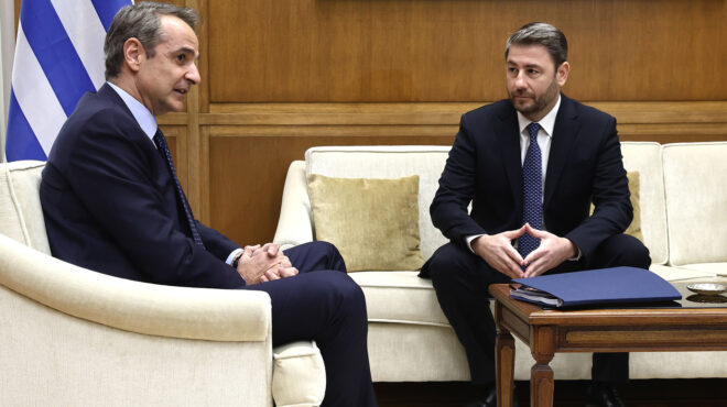 το-πρώιμο-γαϊτανάκι-των-συνεργασιών-563359300