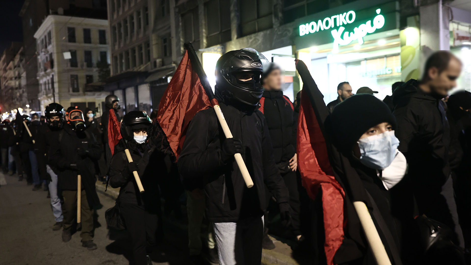 Επέτειος δολοφονίας Γρηγορόπουλου: Μαζική η πορεία, 66 προσαγωγές-7