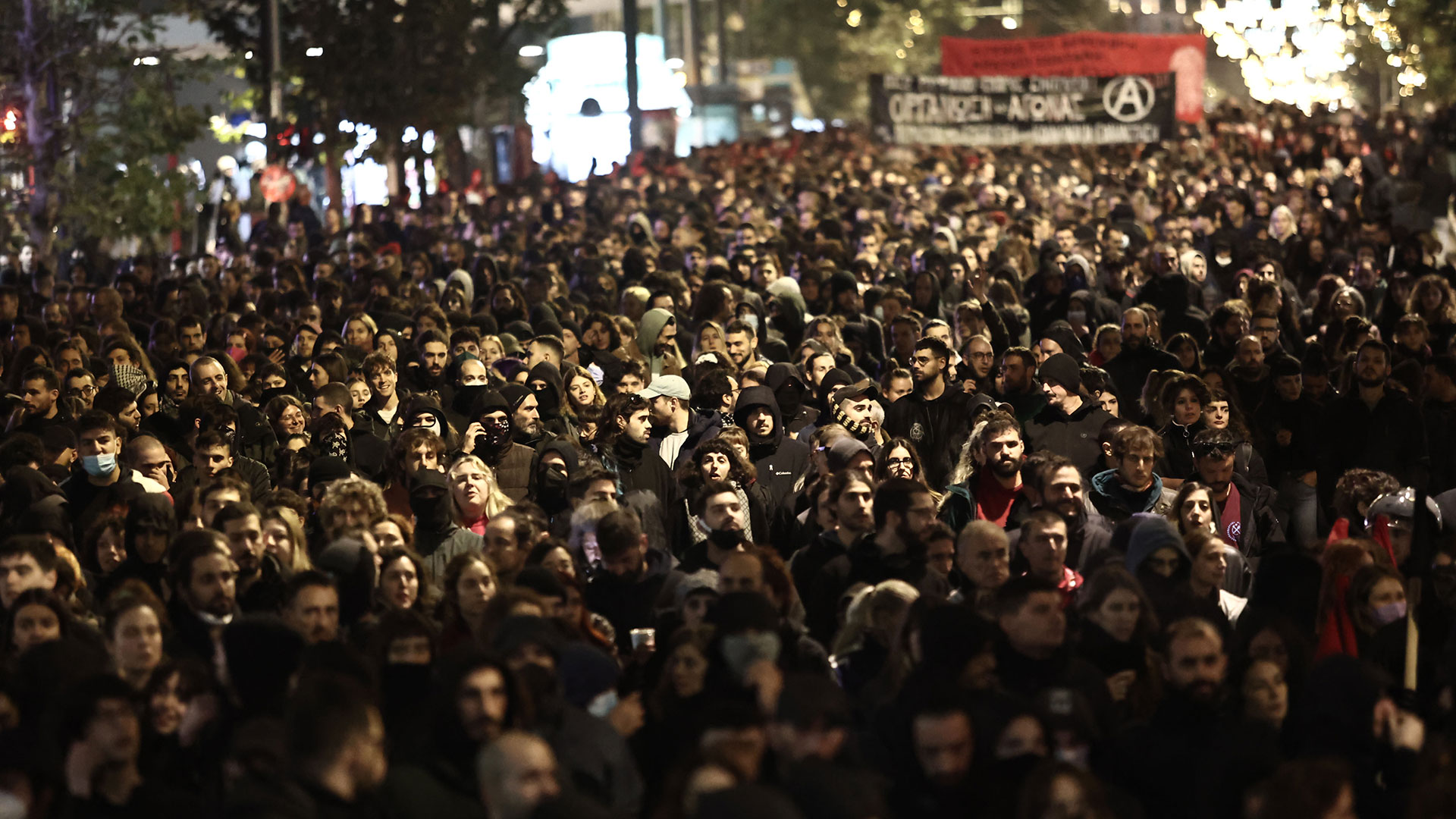 Επέτειος δολοφονίας Γρηγορόπουλου: Μαζική η πορεία, 66 προσαγωγές-8
