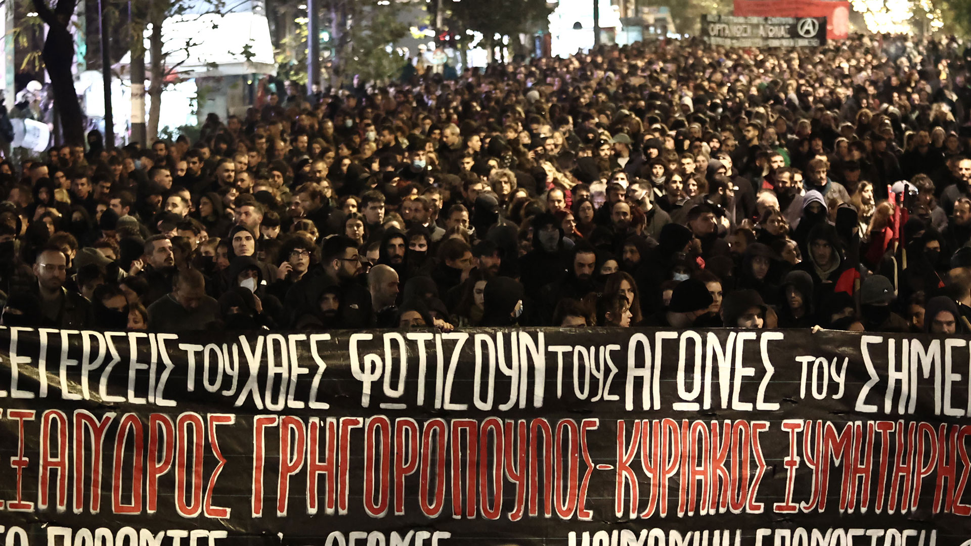 Επέτειος δολοφονίας Γρηγορόπουλου: Μαζική η πορεία, 66 προσαγωγές-3