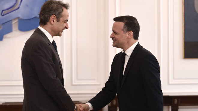 συνάντηση-μητσοτάκη-δούκα-στο-μέγαρ-563366077