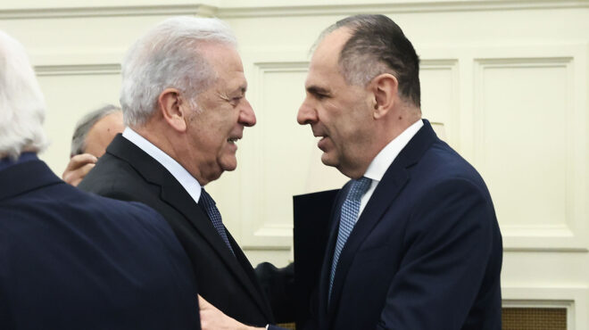 εντός-και-εκτός-το-κράνος-του-αβραμόπο-563374783