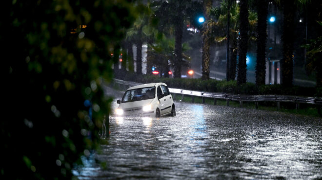 χειμωνιάτικες-ημέρες-με-κρύο-βροχή-κα-563392636