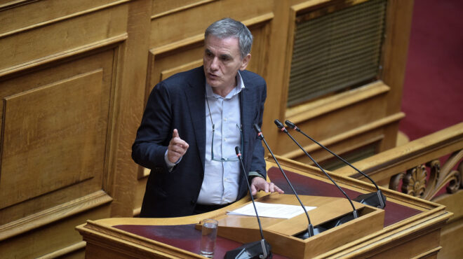 πρόωρο-φρένο-στα-σενάρια-συνεργασί-563369893