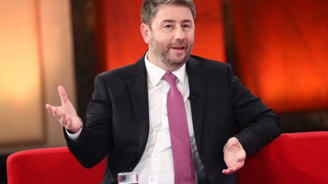 νίκος-ανδρουλάκης-τσάι-563358898