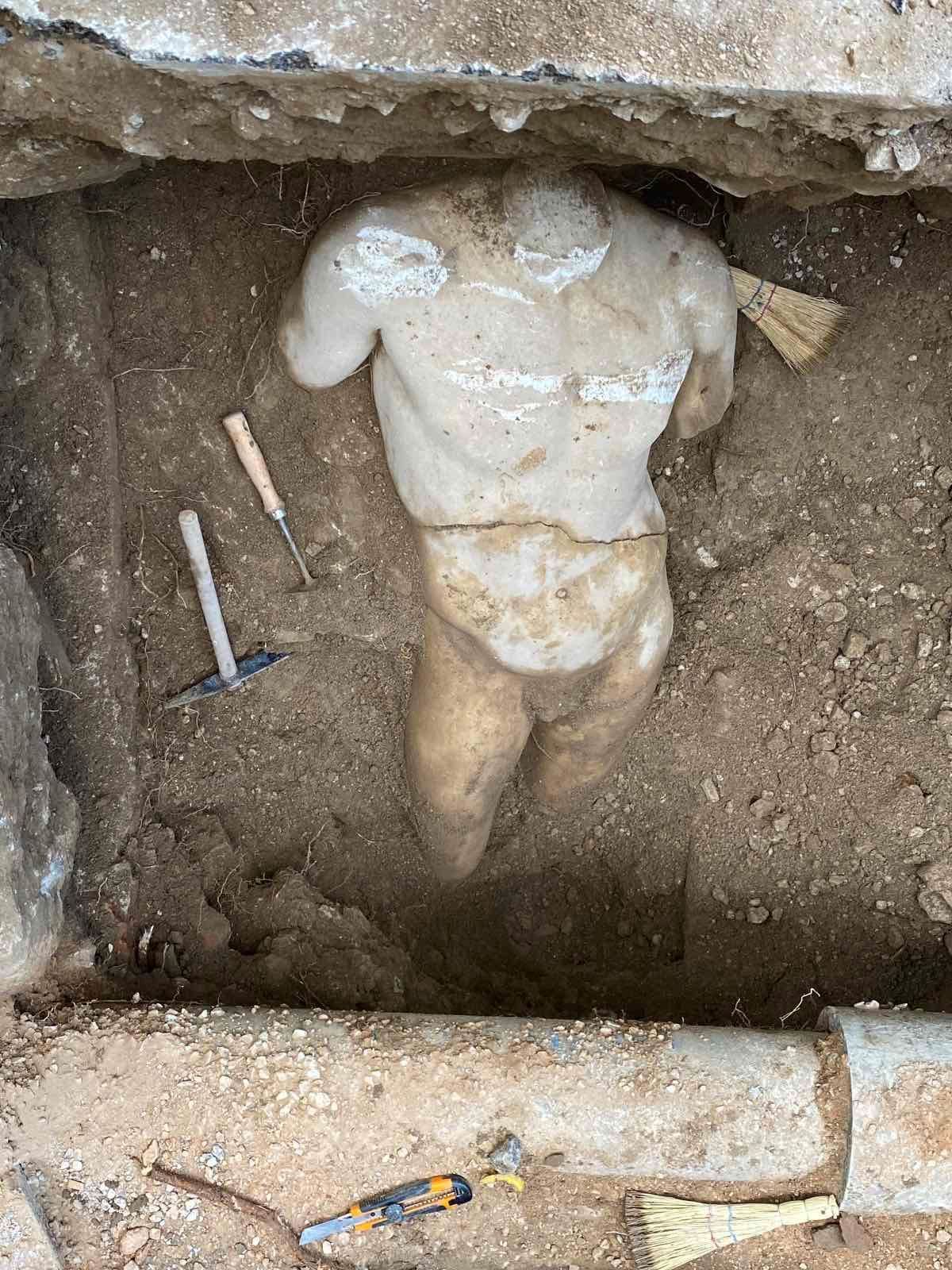 Το σκάμμα της Ερεχθείου – Αυτοψία της «Κ» στην ανασκαφή κάτω από την Ακρόπολη-2