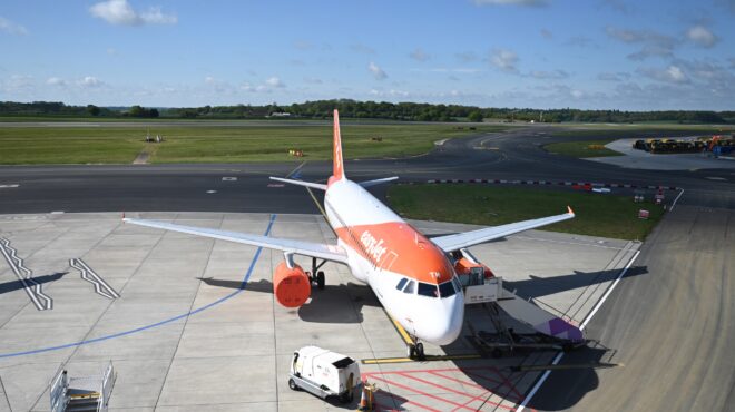 αυξάνει-τις-πτήσεις-από-και-προς-την-αθ-563367754